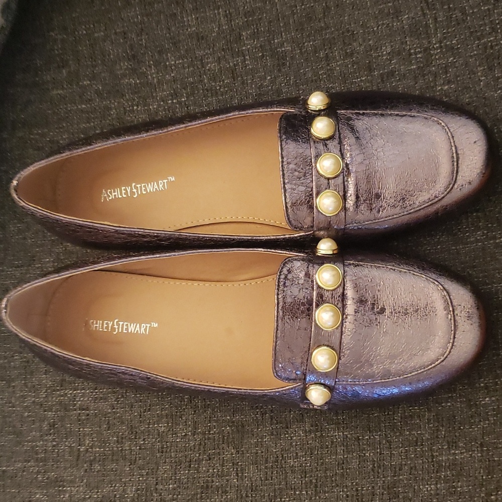 ASHLEY STEWART Metallic Flats with pearls